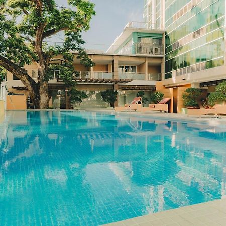 Ayala Mall 10Mins Walk Cebu City Apartment & Pool Екстериор снимка